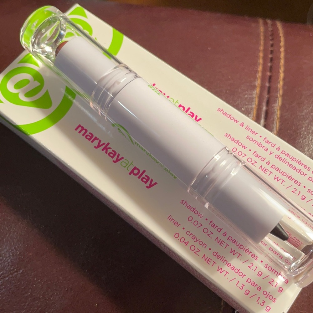 Mary Kay Rebel Rose @Play Shadow & Liner